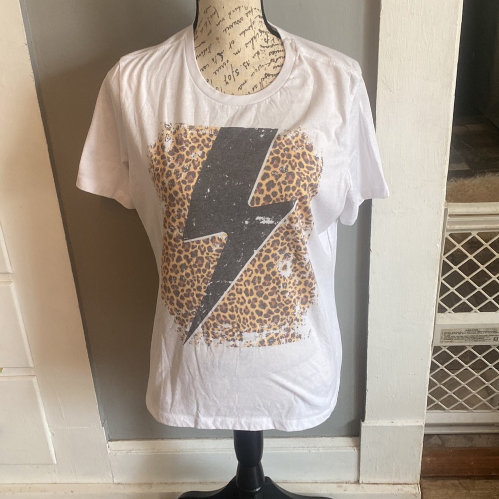 Bella+Canvas t shirt